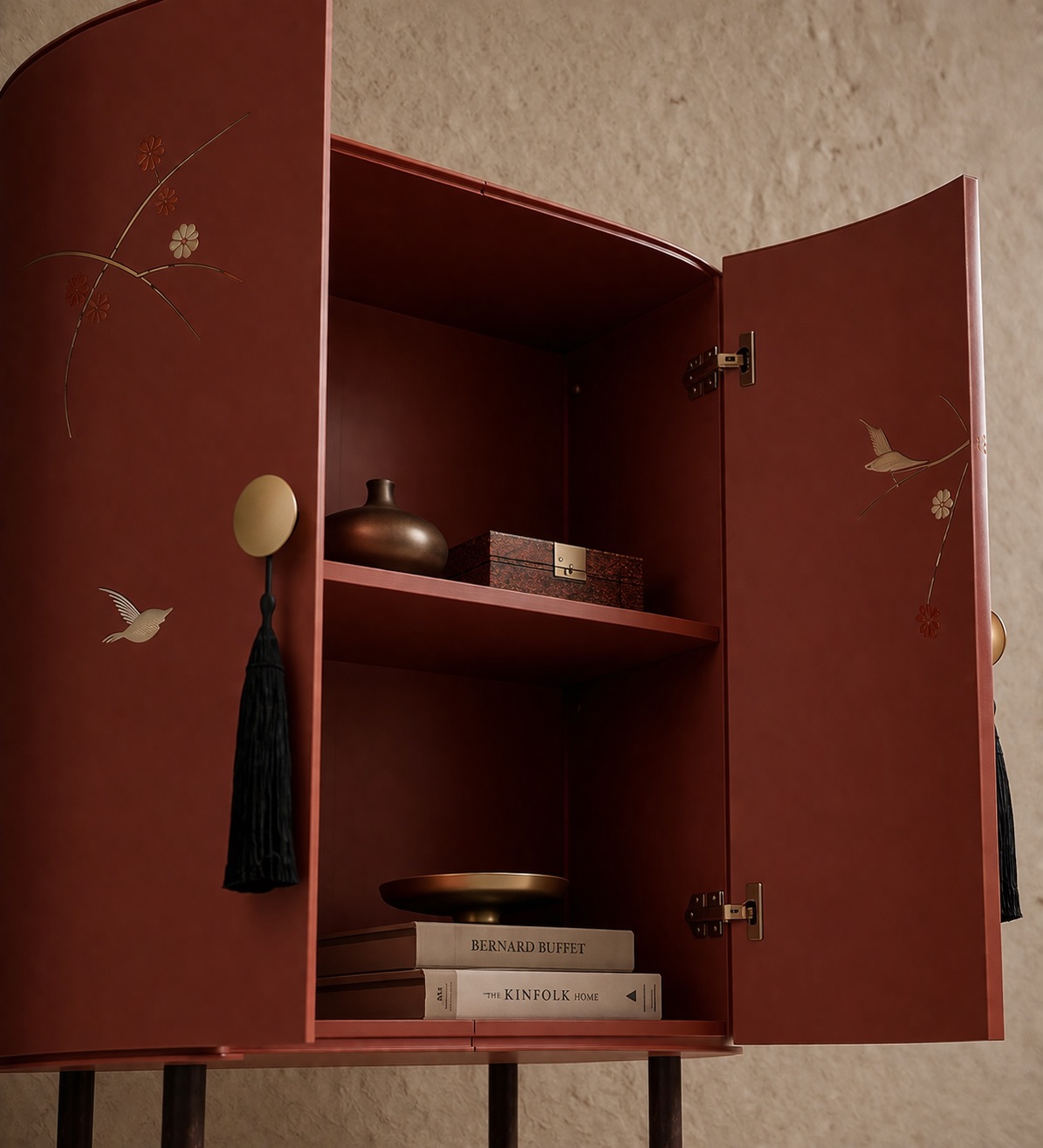 terracotta vitrin dolap özel üretim, özel ölçü sipariş mobilya ısmarlama mobilya el boyama motifli dolap, altın detaylı dekoratif vitrin dolap, oval form lüks depolama ünitesi, tasarım vitrin dolap doğal tonlar