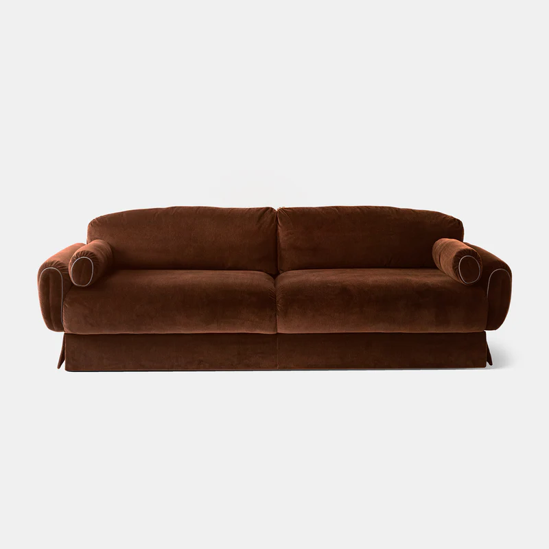 kadife dokulu modern kanepe özel üretim, özel ölçü sipariş mobilya ısmarlama mobilya yumuşak formlu koltuk, yuvarlak kol detaylı lüks kanepe tasarım, modern klasik salon kanepe bej ton, el işçiligi yüksek konfor kanepe