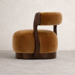 kadife dokulu yuvarlak koltuk, ahşap kollu heykelsi berjer, organik form modern koltuk, özel ölçü sipariş koltuk, ısmarlama mobilya özel üretim koltuk