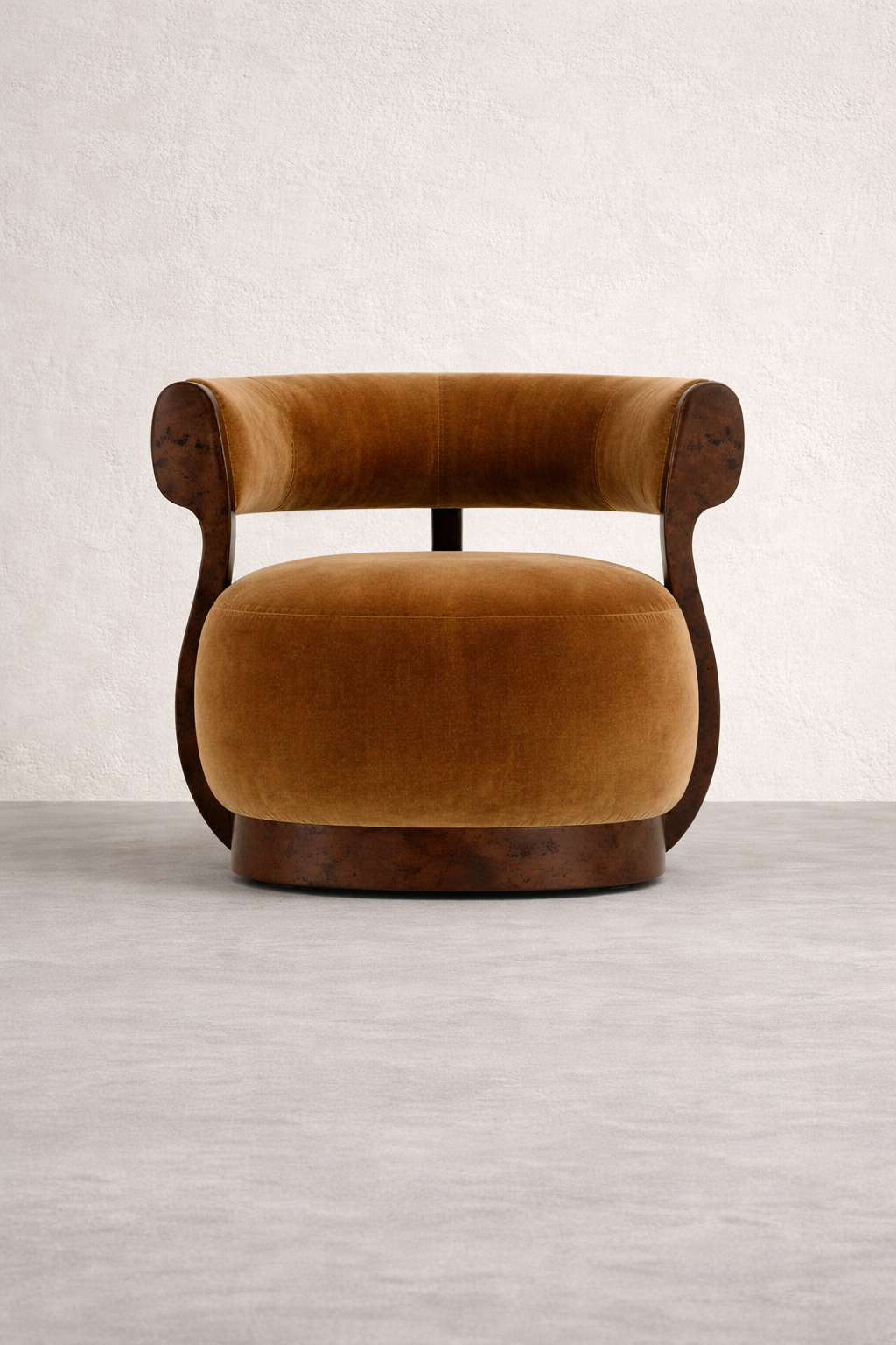 kadife dokulu yuvarlak koltuk, ahşap kollu heykelsi berjer, organik form modern koltuk, özel ölçü sipariş koltuk, ısmarlama mobilya özel üretim koltuk