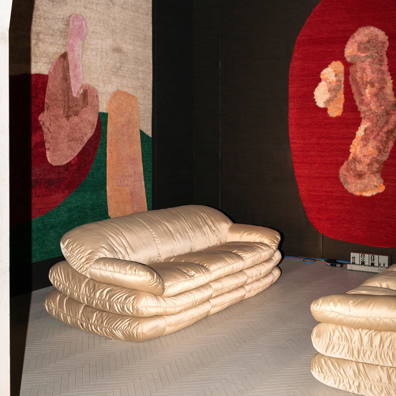 katmanlı kanepe özel üretim, özel ölçü sipariş mobilya ısmarlama mobilya yumuşak form kanepe tasarım, modern minimal kanepe krem tonlar, derin oturum konfor kanepe, lüks tasarım kanepe natural kumaş