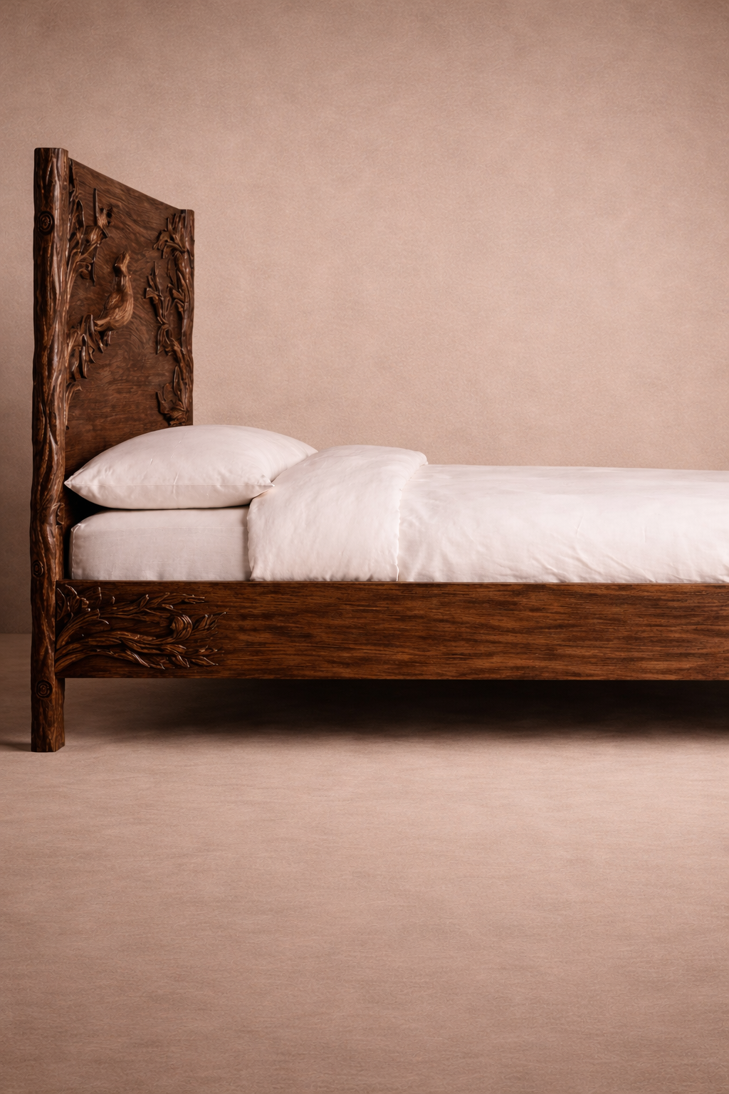özel üretim oyma ahşap karyola, el işçiligi masif yatak, özel ölçü klasik modern karyola, ısmarlama sanat karyola tasarımı, ahşap oyma detaylı yatak