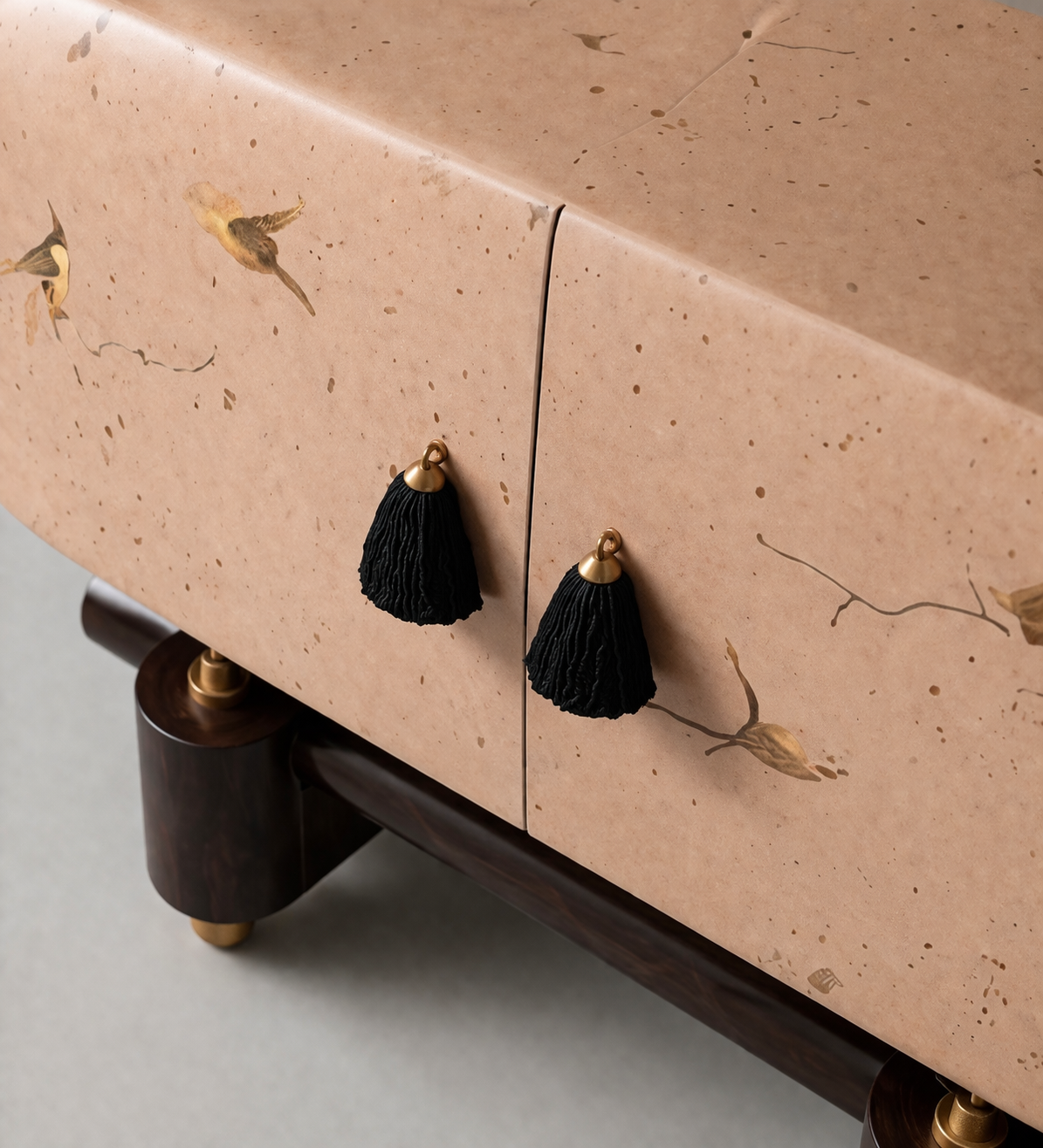 el boyama desenli büfe, oval form modern konsol, özel üretim sanatsal büfe, sipariş mobilya dekoratif dolap, ısmarlama ahşap büfe