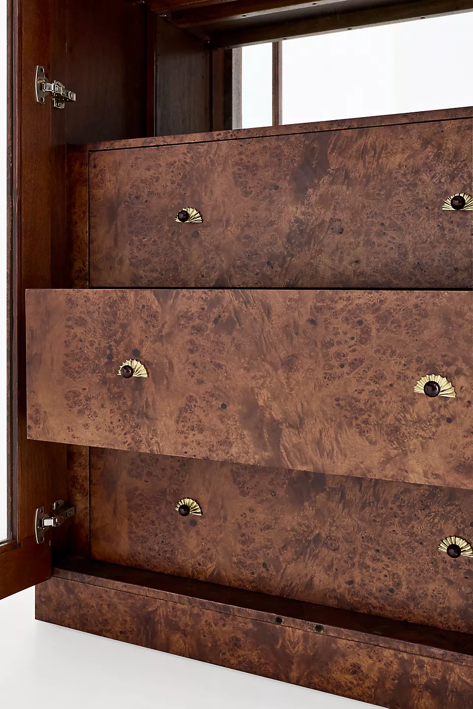 kök kaplama vitrin dolap özel üretim, cam kapaklı vitrin özel ölçü sipariş mobilya, ısmarlama mobilya modern depolama ünitesi, lüks vitrin dolap tasarım doğal malzeme, katmanlı çerçeve vitrin dekoratif dolap