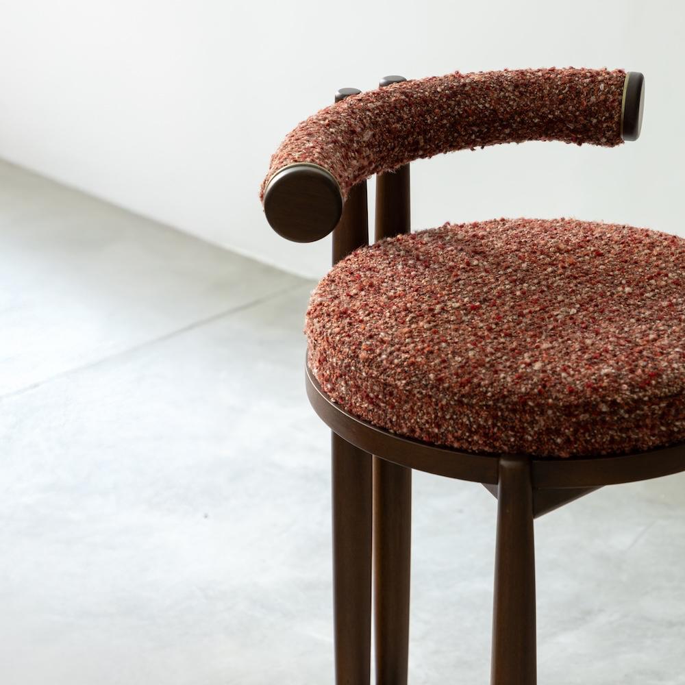 özel üretim bar sandalyesi, özel ölçü bar taburesi, masif ahşap bar stool, heykelsi modern bar sandalyesi, ısmarlama tasarım bar koltuğu