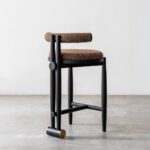 özel üretim bar sandalyesi, özel ölçü bar taburesi, masif ahşap bar stool, heykelsi modern bar sandalyesi, ısmarlama tasarım bar koltuğu