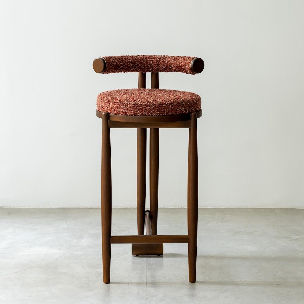 özel üretim bar sandalyesi, özel ölçü bar taburesi, masif ahşap bar stool, heykelsi modern bar sandalyesi, ısmarlama tasarım bar koltuğu