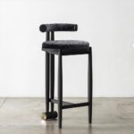 özel üretim bar sandalyesi, özel ölçü bar taburesi, masif ahşap bar stool, heykelsi modern bar sandalyesi, ısmarlama tasarım bar koltuğu