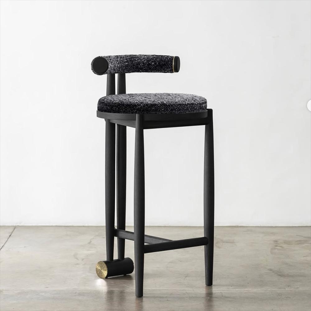 özel üretim bar sandalyesi, özel ölçü bar taburesi, masif ahşap bar stool, heykelsi modern bar sandalyesi, ısmarlama tasarım bar koltuğu