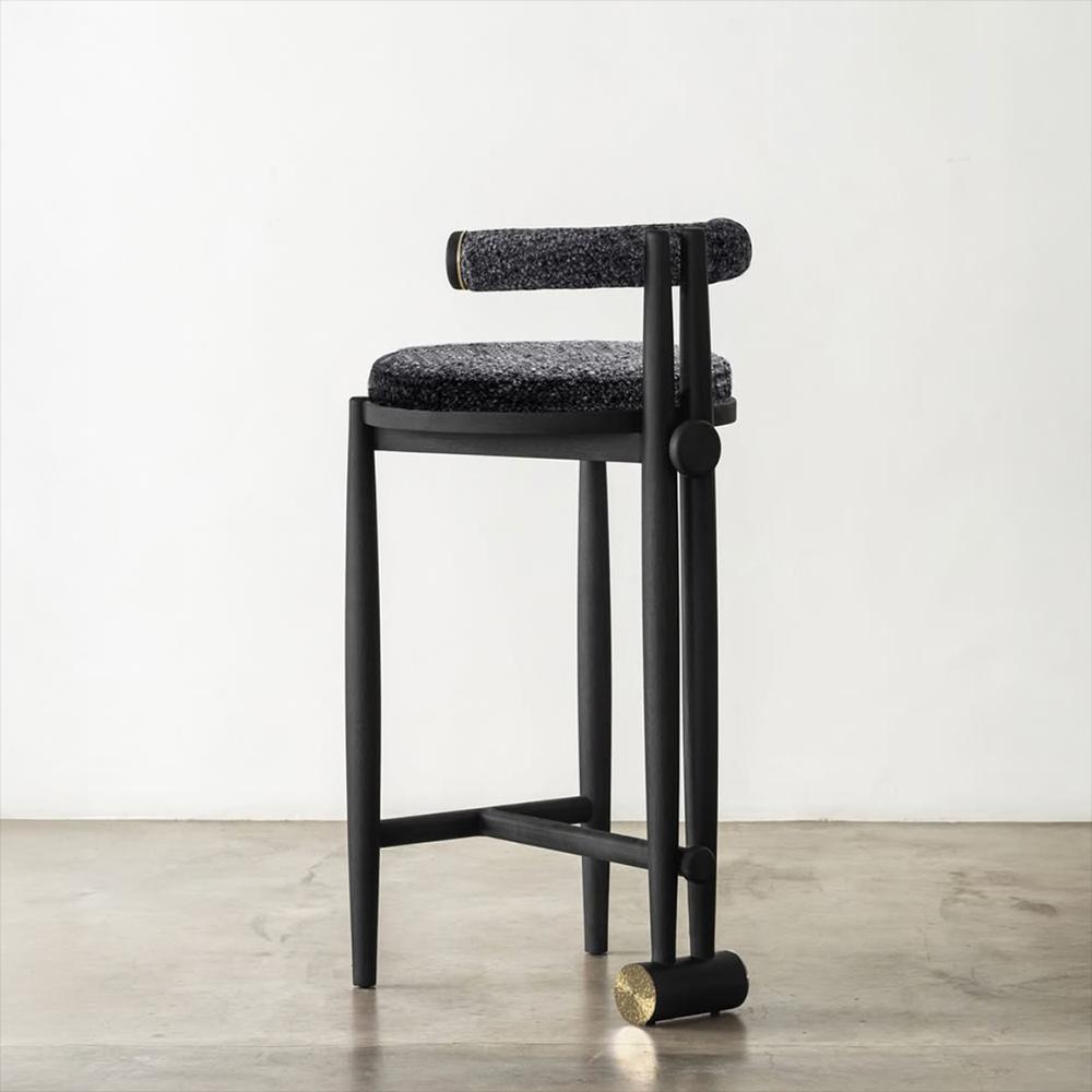 özel üretim bar sandalyesi, özel ölçü bar taburesi, masif ahşap bar stool, heykelsi modern bar sandalyesi, ısmarlama tasarım bar koltuğu