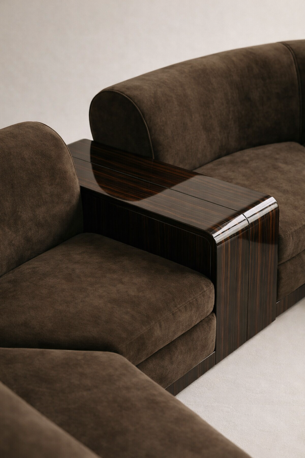 özel üretim yarım daire kanepe, özel ölçü modüler kanepe tasarımı, ısmarlama lounge oturma grubu, ahşap detaylı modern kanepe, organik form büyük kanepe