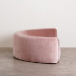 özel üretim kavisli kanepe, özel ölçü pembe kadife kanepe, ısmarlama organik form kanepe, modern lounge kavisli koltuk, yumuşak hatlı tasarım kanepe