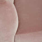 özel üretim kavisli kanepe, özel ölçü pembe kadife kanepe, ısmarlama organik form kanepe, modern lounge kavisli koltuk, yumuşak hatlı tasarım kanepe