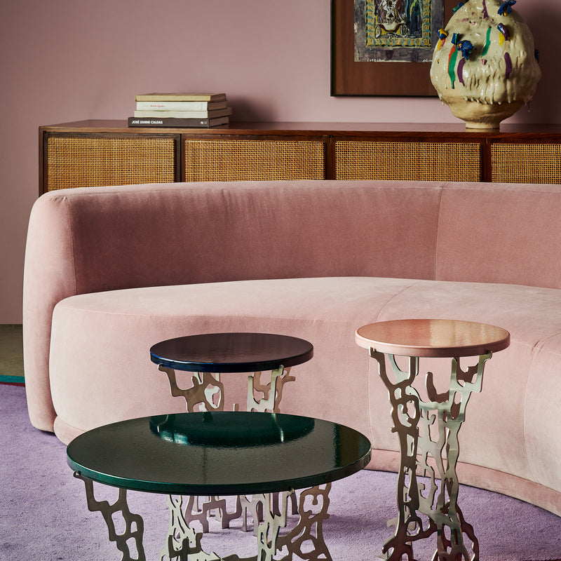 özel üretim kavisli kanepe, özel ölçü pembe kadife kanepe, ısmarlama organik form kanepe, modern lounge kavisli koltuk, yumuşak hatlı tasarım kanepe