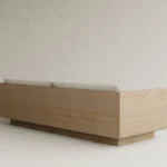 dokulu ahşap çerçeveli kanepe özel üretim, el işçiligi yan panelli kanepe özel ölçü sipariş mobilya, ısmarlama mobilya modern minimal kanepe tasarım, naturel ton kanepe boucle kumaş detaylı, mimari form kanepe ahşap çerçeve tasarım