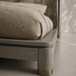 el boyama panel karyola özel üretim, özel ölçü sipariş mobilya ısmarlama mobilya doğa motifli yatak tasarımı, minimal lüks platform karyola modern stil, doğal tonlarda tasarım karyola ahşap gövde, sanatsal başlıklı özel tasarım yatak