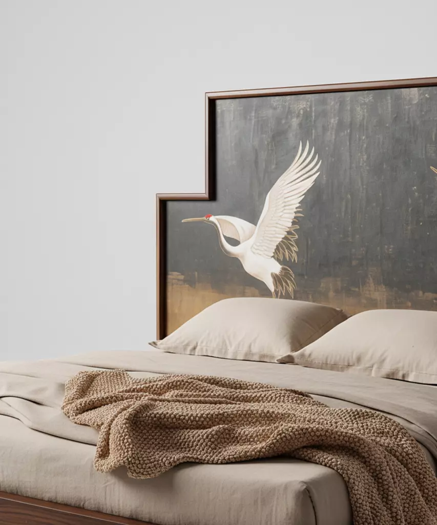 turna motifli el boyama karyola özel üretim, özel ölçü sipariş mobilya ısmarlama mobilya sanat karyola tasarımı, ahşap gövdeli lüks yatak altın detaylı, el işçiligi karyola tasarım modern klasik, dekoratif başlıklı özel tasarım yatak