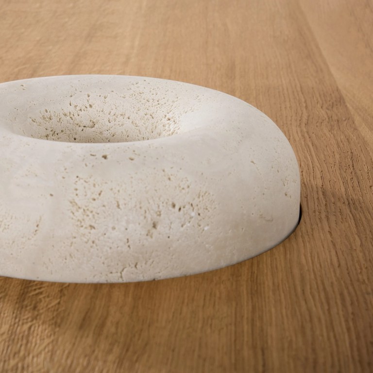 traverten ayakli luxury masa, organic modern yuvarlak masa, collectible design pedestal dining table, ozel uretim contemporary masa, natural oak luxury dining table