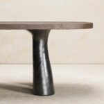 organik oval yemek masasi, contemporary luxury dining table, ozel uretim meşe masa, sculptural seramik ayakli masa, collectible modern dining table