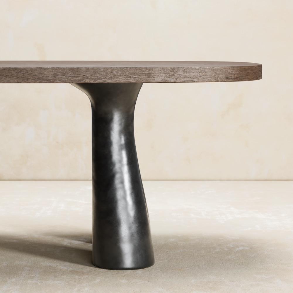 organik oval yemek masasi, contemporary luxury dining table, ozel uretim meşe masa, sculptural seramik ayakli masa, collectible modern dining table