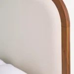kavisli başlıklı özel üretim karyola, krem döşemeli özel ölçü yatak, ceviz ahşap çerçeveli sipariş mobilya karyola, topuz ayaklı ısmarlama mobilya yatak, modern klasik luxury karyola