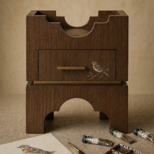 kemer detaylı modern komodin, ceviz brutalist nightstand, özel üretim contemporary komodin, çekmeceli sculptural yan sehpa, artisan tasarım luxury bedside table