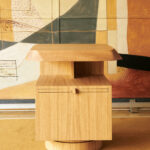 geometrik modern komodin, meşe collectible side table, özel üretim tasarım komodin, döner tabanlı luxury nightstand, heykelsi contemporary komodin