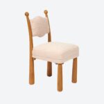 boucle kumaş modern sandalye, torna detaylı meşe dining chair, özel üretim organik sandalye, contemporary artisan yemek sandalyesi, doğal ahşap boucle tasarım sandalye