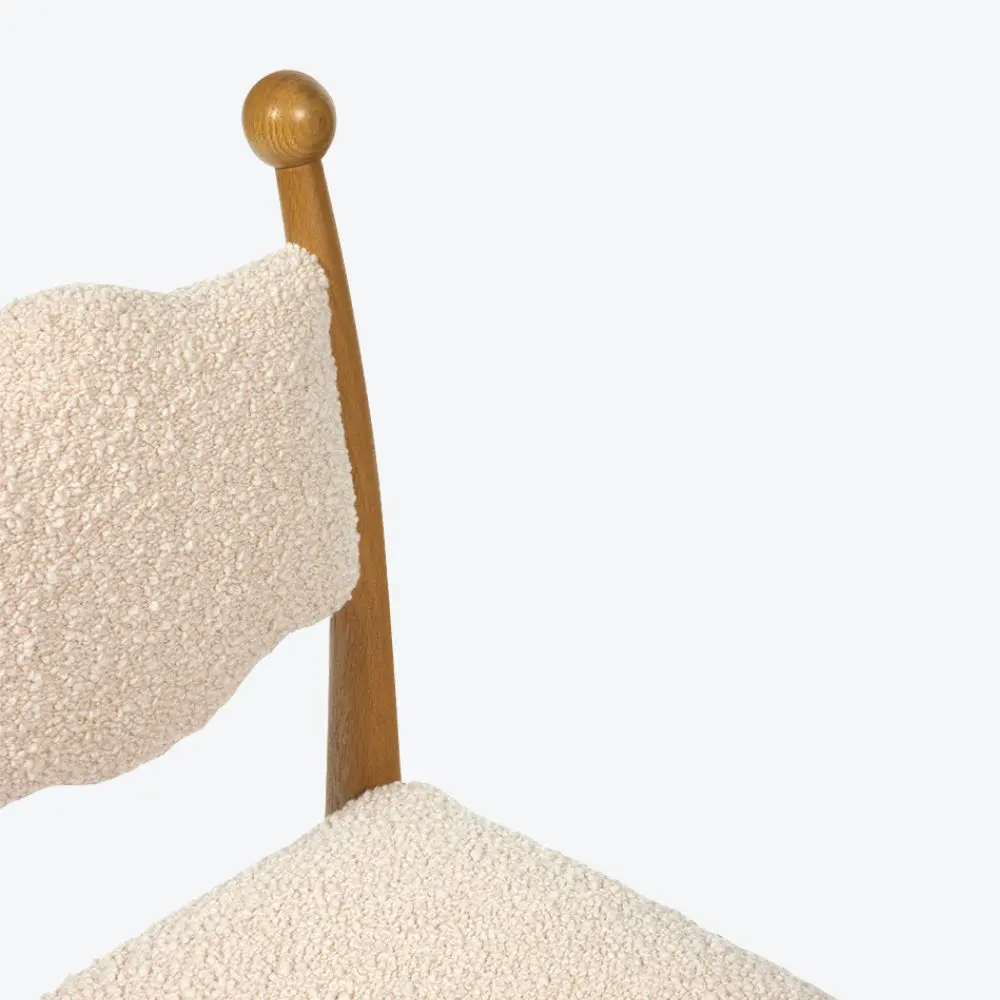 boucle kumaş modern sandalye, torna detaylı meşe dining chair, özel üretim organik sandalye, contemporary artisan yemek sandalyesi, doğal ahşap boucle tasarım sandalye