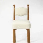 boucle kumaş modern sandalye, torna detaylı meşe dining chair, özel üretim organik sandalye, contemporary artisan yemek sandalyesi, doğal ahşap boucle tasarım sandalye