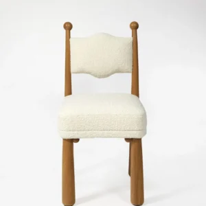 boucle kumaş modern sandalye, torna detaylı meşe dining chair, özel üretim organik sandalye, contemporary artisan yemek sandalyesi, doğal ahşap boucle tasarım sandalye
