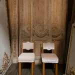 boucle kumaş modern sandalye, torna detaylı meşe dining chair, özel üretim organik sandalye, contemporary artisan yemek sandalyesi, doğal ahşap boucle tasarım sandalye