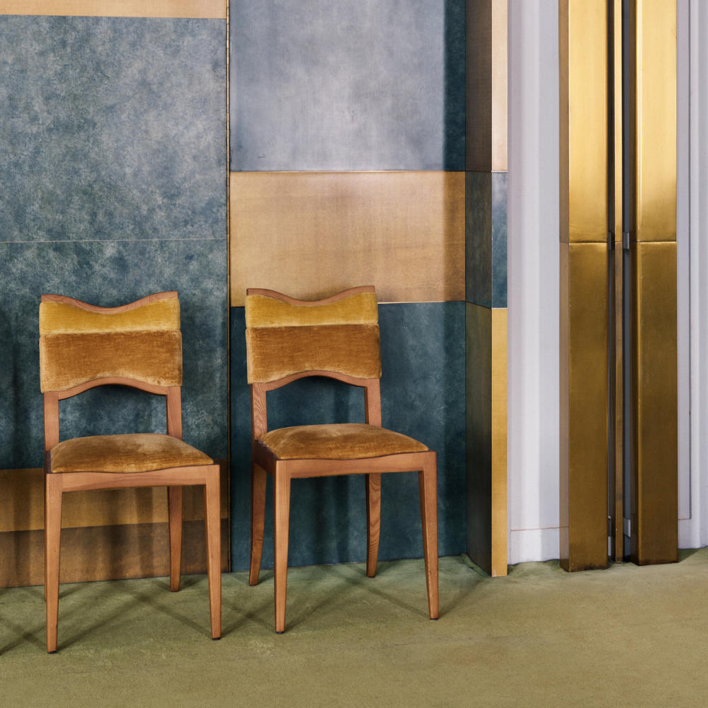coral döşemeli modern sandalye, masif ahşap contemporary dining chair, özel üretim designer sandalye, boutique restoran sandalyesi, artistic luxury yemek odası sandalyesi
