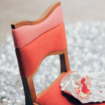 coral döşemeli modern sandalye, masif ahşap contemporary dining chair, özel üretim designer sandalye, boutique restoran sandalyesi, artistic luxury yemek odası sandalyesi