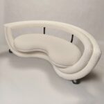 organik boucle kanepe, kavisli collectible design sofa, özel üretim contemporary luxury kanepe, heykelsi futuristik koltuk, modern organik form kanepe