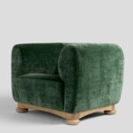 yeşil kadife modern koltuk, organik formlu luxury lounge chair, özel üretim contemporary berjer, meşe kaideli tasarım koltuk, collectible design yeşil lounge chair