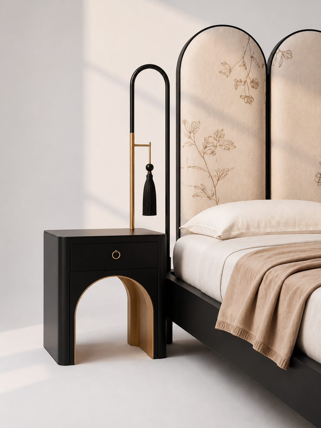 art deco luxury karyola, floral desenli modern yatak, özel üretim siyah lake karyola, pirinç detaylı contemporary bed, kemerli başlıklı tasarım yatak
