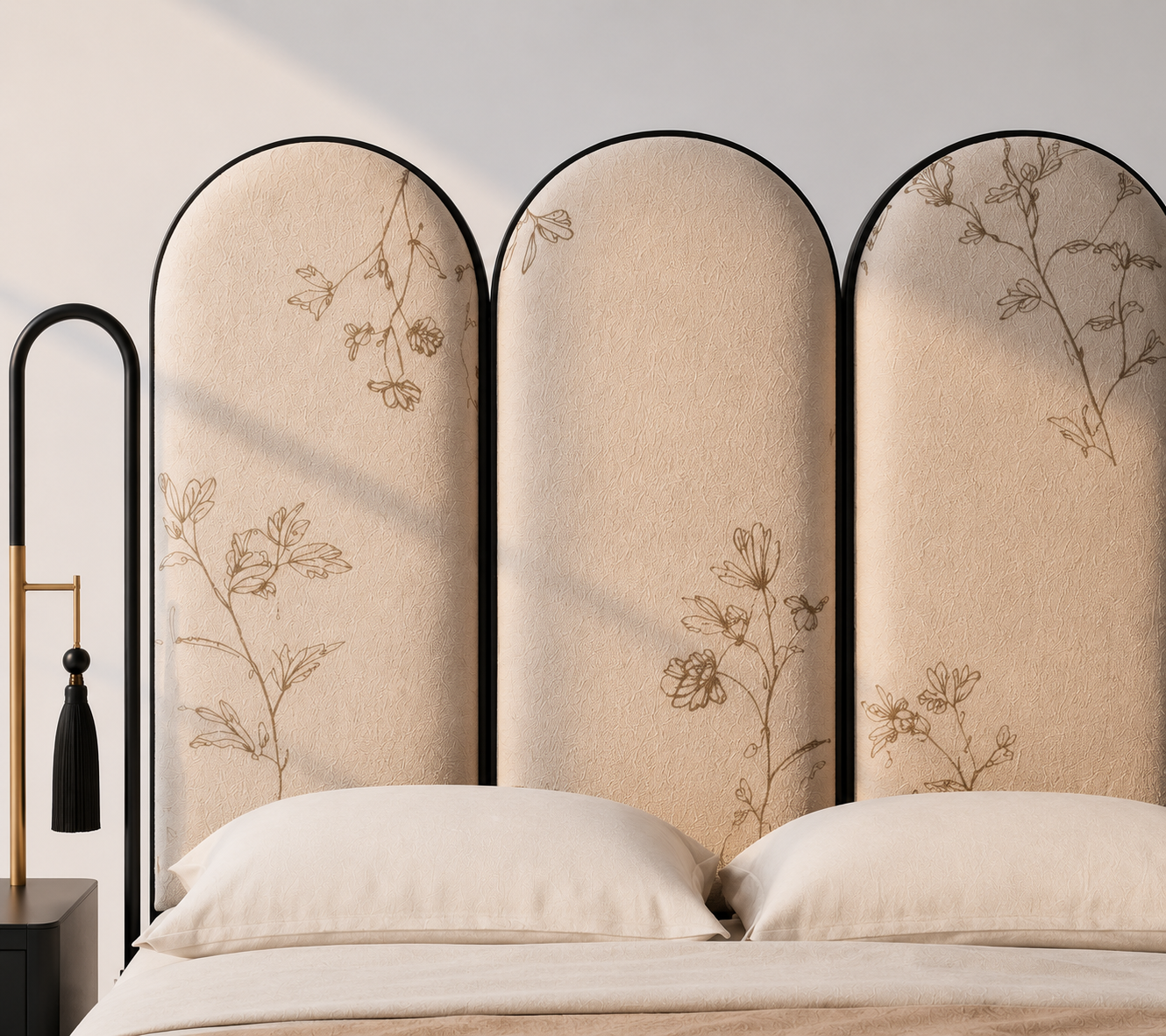 art deco luxury karyola, floral desenli modern yatak, özel üretim siyah lake karyola, pirinç detaylı contemporary bed, kemerli başlıklı tasarım yatak