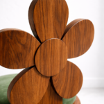 çiçek form ahşap sandalye, masif oyma tasarım sandalye, özel üretim artistik sandalye, pedestal ayaklı modern sandalye, ısmarlama dekoratif sandalye