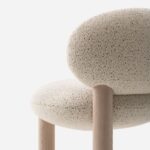 krem benekli boucle özel üretim bar sandalyesi, açık meşe özel ölçü bar chair, silindirik ayaklı sipariş mobilya sandalye, metal ayaklıklı ısmarlama mobilya bar sandalyesi, yuvarlak sırtlı modern luxury bar chair