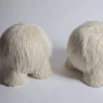 faux fur modern puf, organik collectible design stool, özel üretim fluffy luxury puf, ivory contemporary oturma pufu, heykelsi modern dekoratif puf