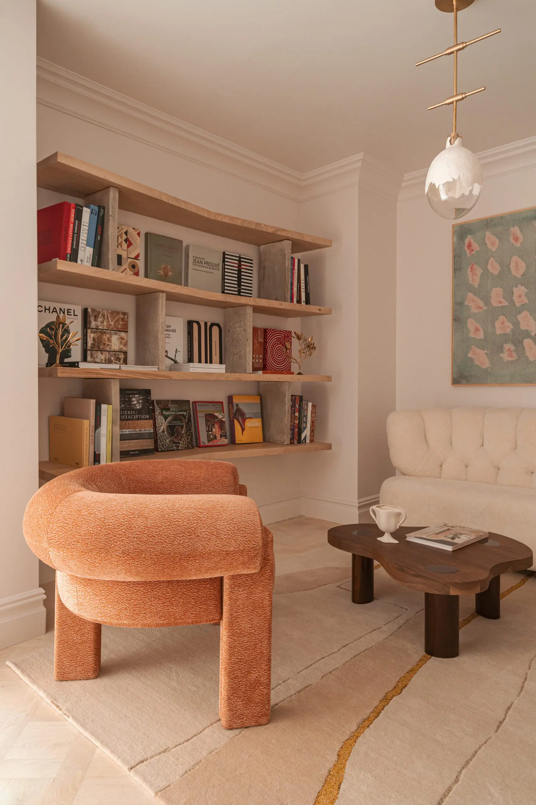 collectible boucle koltuk, oversized lounge chair design, organik contemporary koltuk, ozel uretim sculptural lounge chair, heykelsi modern berjer