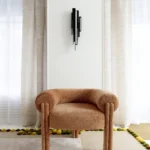 collectible boucle koltuk, oversized lounge chair design, organik contemporary koltuk, ozel uretim sculptural lounge chair, heykelsi modern berjer