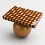 geometrik marküteri özel üretim sehpa, küre ayaklı özel ölçü orta sehpa, ahşap kakmalı sipariş mobilya sehpa, parlak cilalı ısmarlama mobilya coffee table, heykelsi lüks salon sehp
