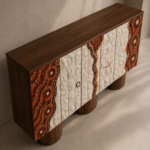 sırlı seramik panelli özel üretim büfe, ceviz silindirik ayaklı özel ölçü sideboard, desenli kapaklı sipariş mobilya büfe, seramik yüzeyli ısmarlama mobilya konsol, luxury dining room için tasarım büfe
