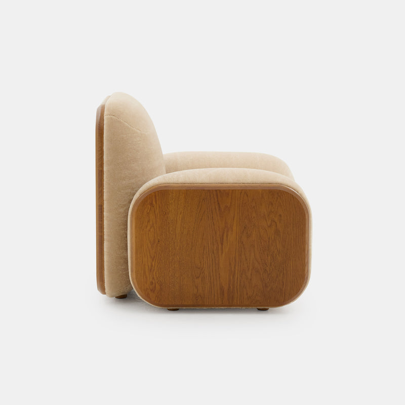 organik contemporary koltuk, oversized boucle lounge chair, özel üretim collectible design koltuk, heykelsi modern luxury berjer, yeşil dokulu sculptural chair