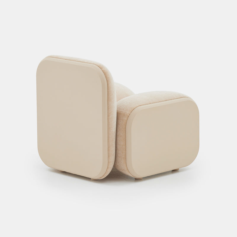 organik contemporary koltuk, oversized boucle lounge chair, özel üretim collectible design koltuk, heykelsi modern luxury berjer, yeşil dokulu sculptural chair