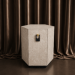 sedef efektli özel üretim komodin, geometrik kapaklı özel ölçü bedside table, pirinç detaylı sipariş mobilya yatak yanı, siyah kaideli ısmarlama mobilya komodin, kuşgözü desenli luxury yatak odası komodini