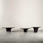 dumanlı lake boya özel üretim sehpa seti, organik tablalı özel ölçü orta sehpa, siyah heykelsi ayaklı sipariş mobilya, modüler ısmarlama mobilya sehpa, luxury coffee table tasarımı