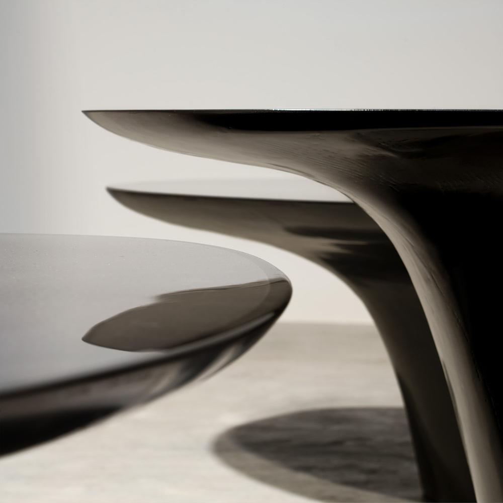 dumanlı lake boya özel üretim sehpa seti, organik tablalı özel ölçü orta sehpa, siyah heykelsi ayaklı sipariş mobilya, modüler ısmarlama mobilya sehpa, luxury coffee table tasarımı